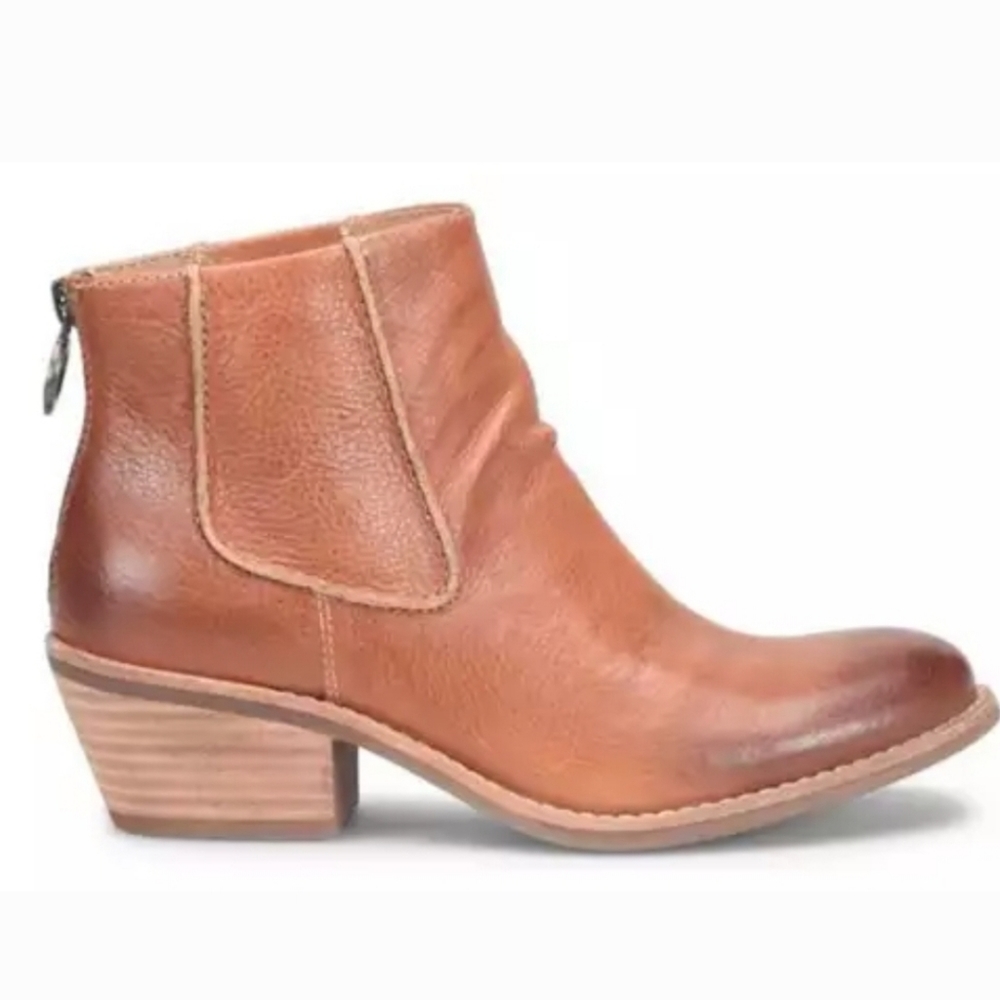 NIB Sofft Andee ankle boots size 6.5